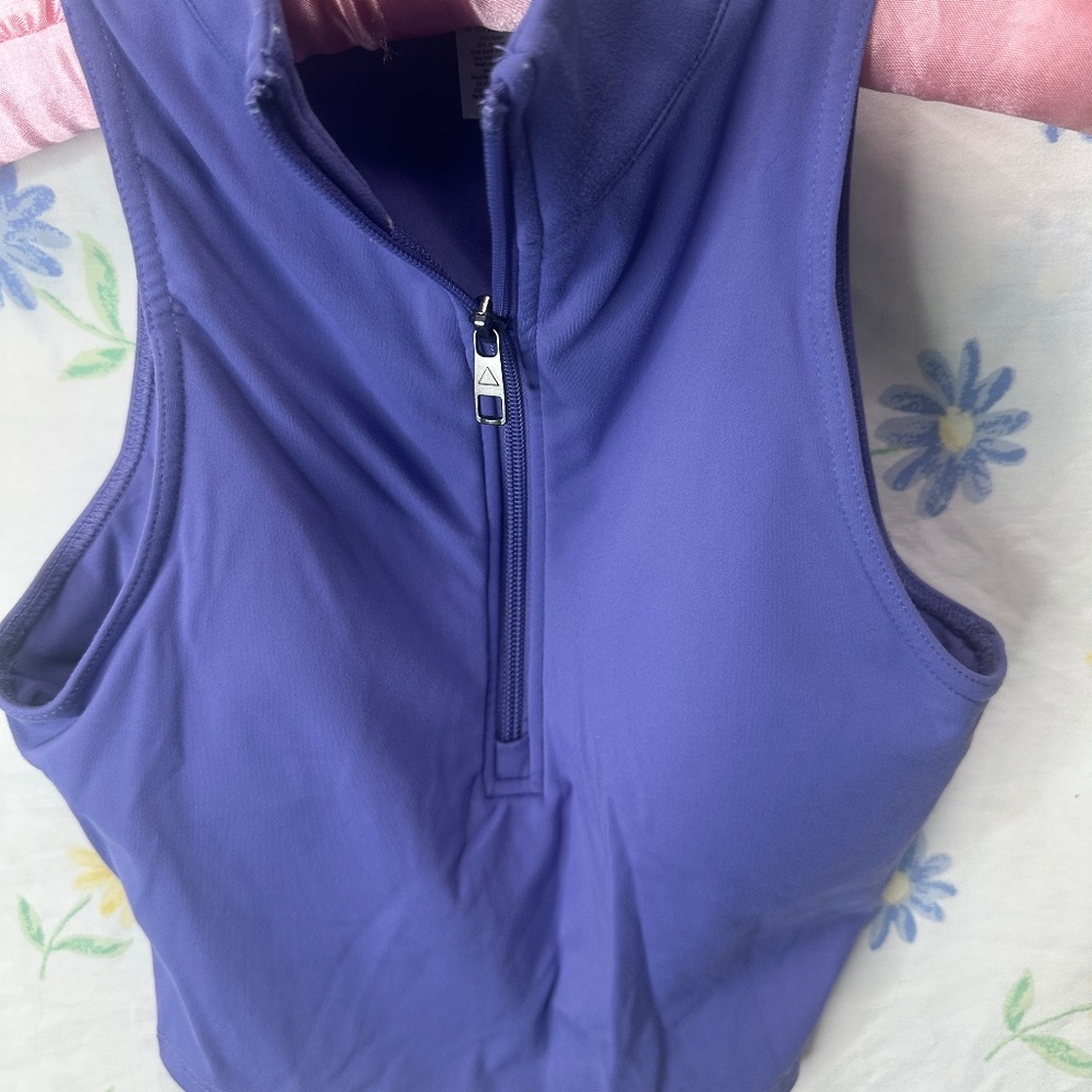 VITALITY X COSMOPOLITAN Sports M Padded purple crop top